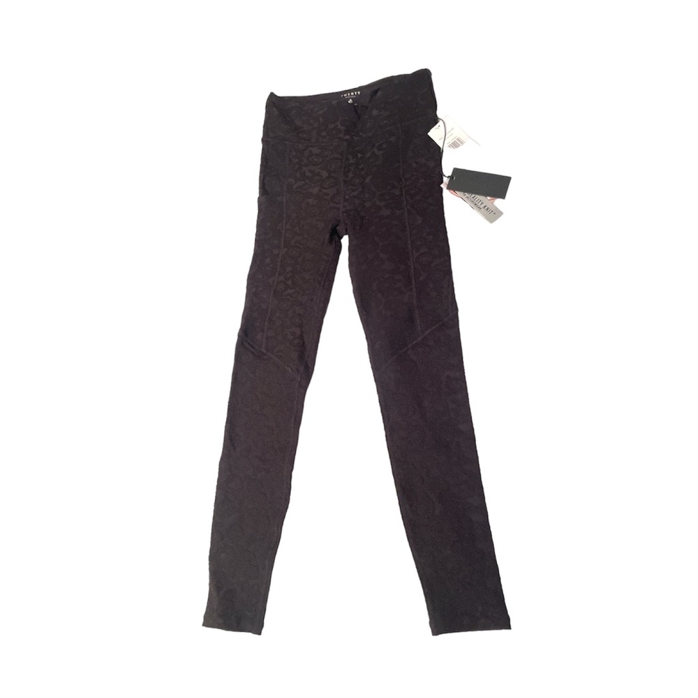 Twenty Montreal Black 3D Swirl Brocade 7/8 Activewear Leggings NWT Size Medium - Picture 2 of 14